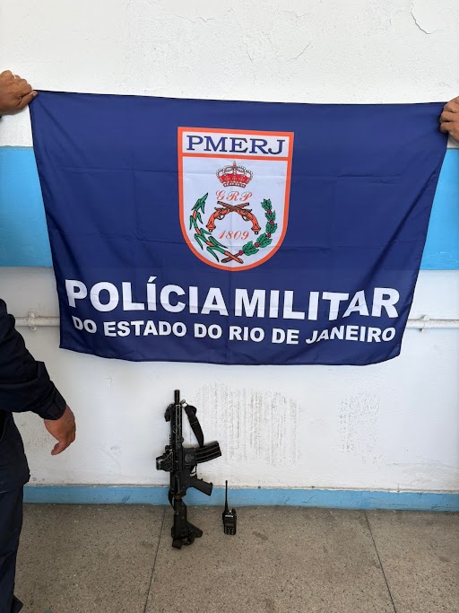 15º BPM prende criminoso e apreende fuzis no Vila Centenário